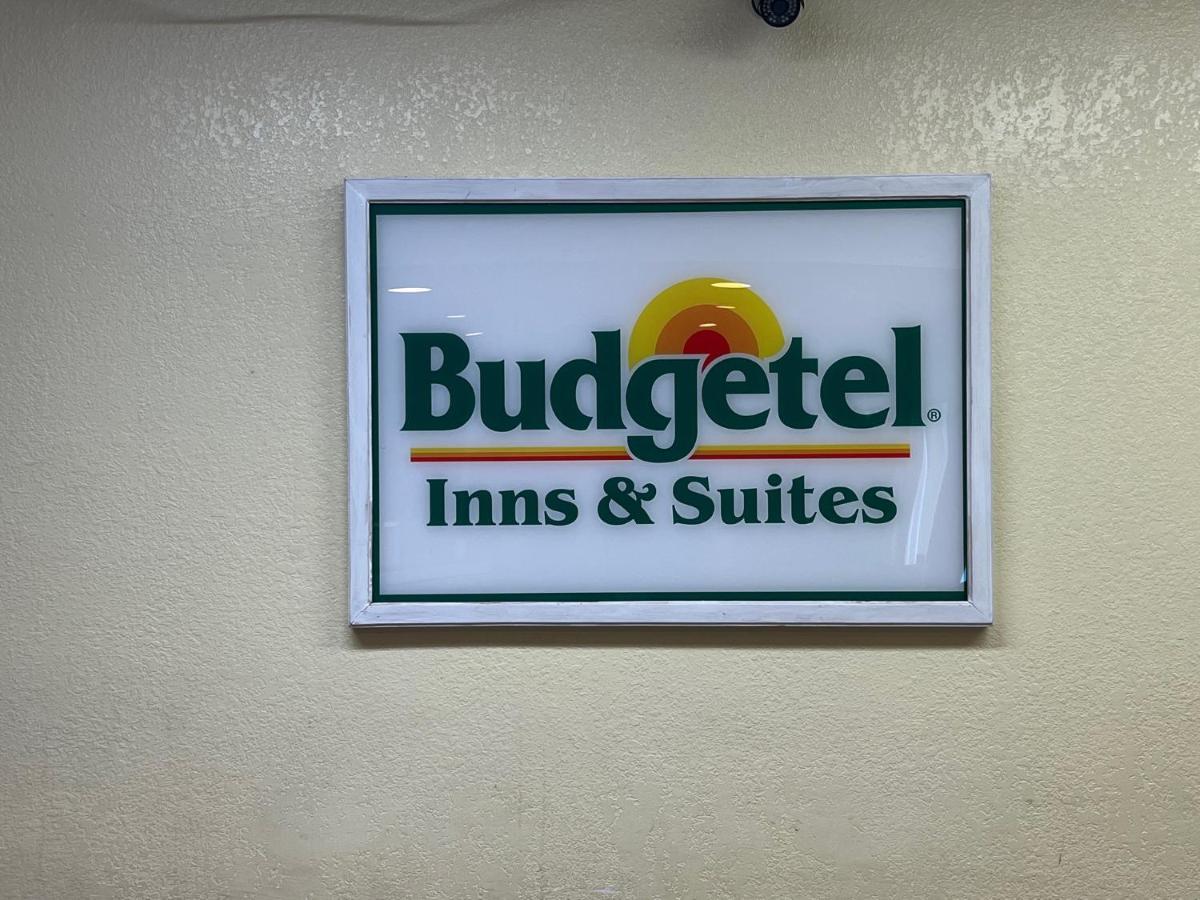 Budgetel Inns & Suites Fairfield Exterior photo